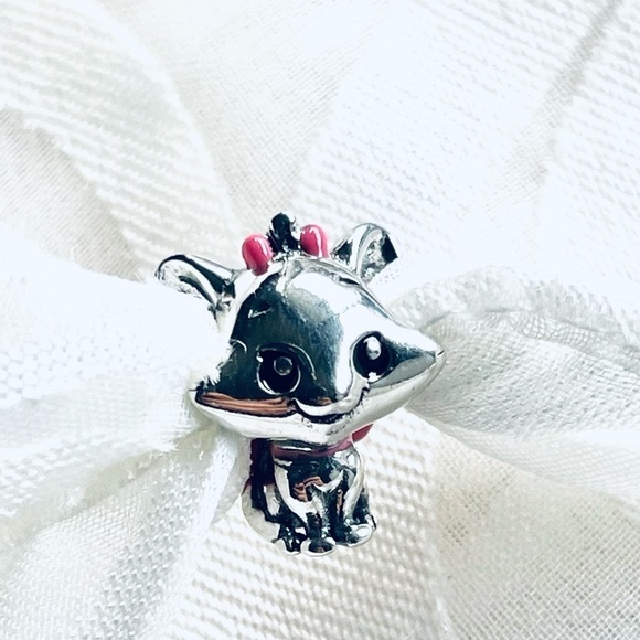 🐱 NWOT Cat Marie Charm – The Aristocats ✨ - Picture 7 of 10